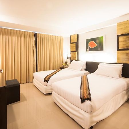 Crystal Inn Phuket Exteriör bild