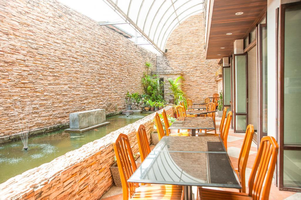 Crystal Inn Phuket Exteriör bild