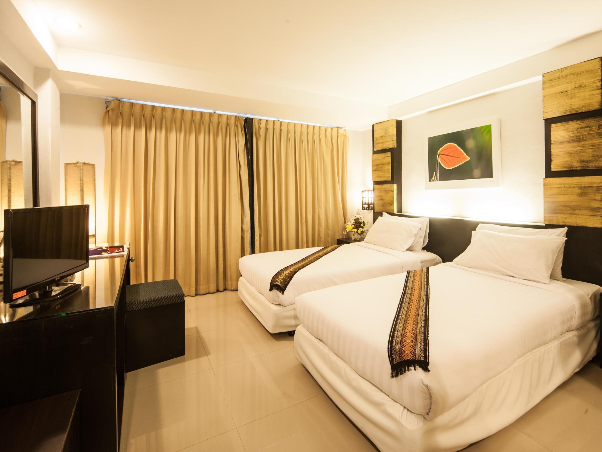 Crystal Inn Phuket Exteriör bild