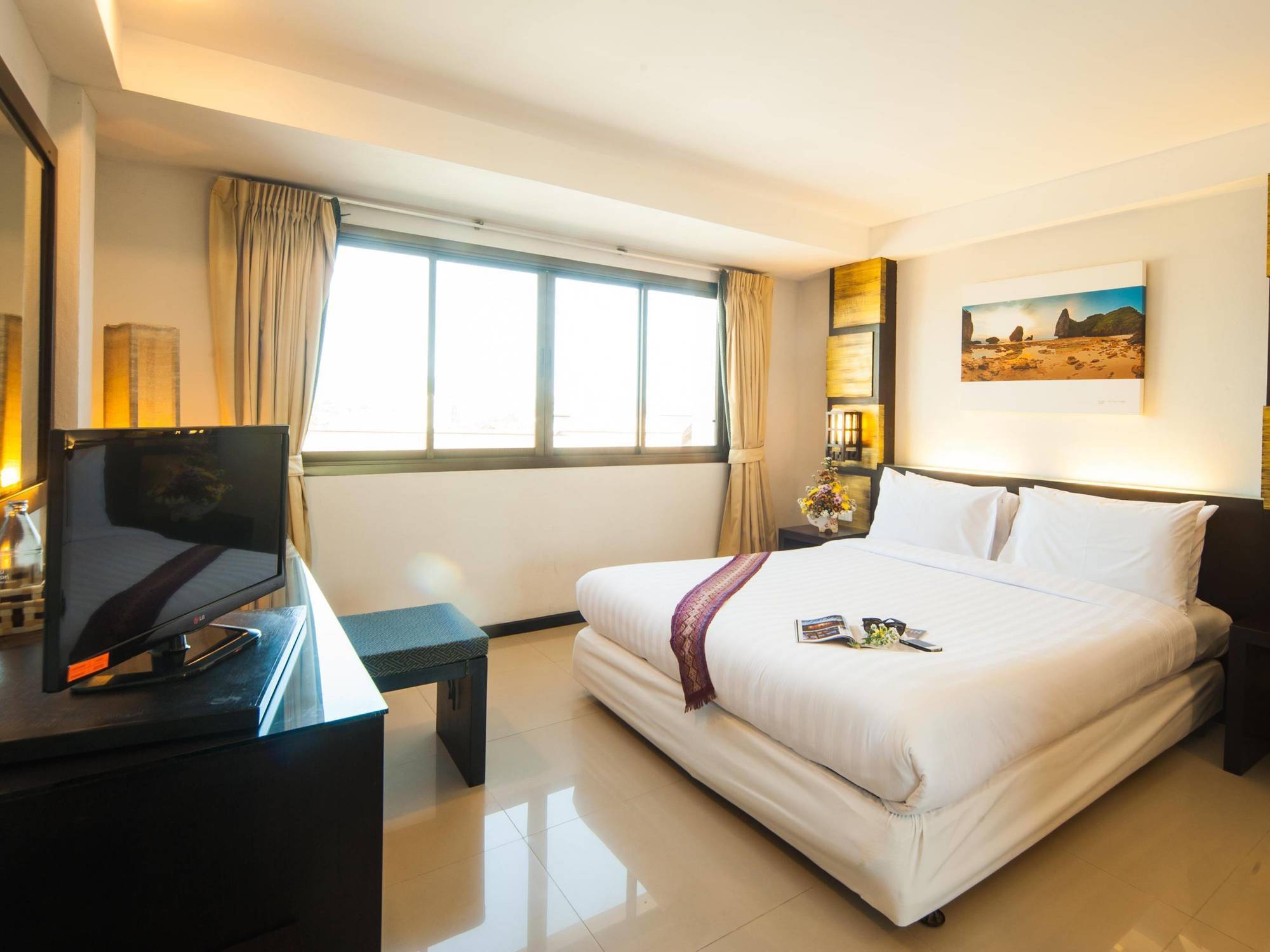 Crystal Inn Phuket Exteriör bild