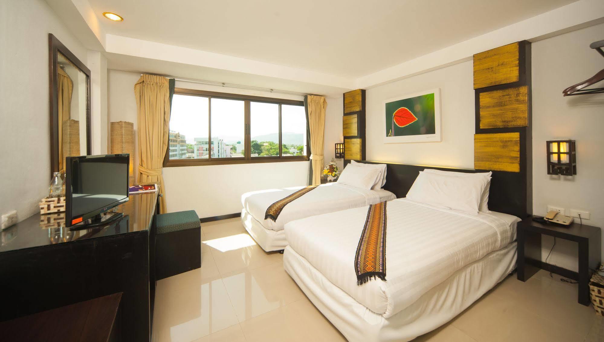 Crystal Inn Phuket Exteriör bild