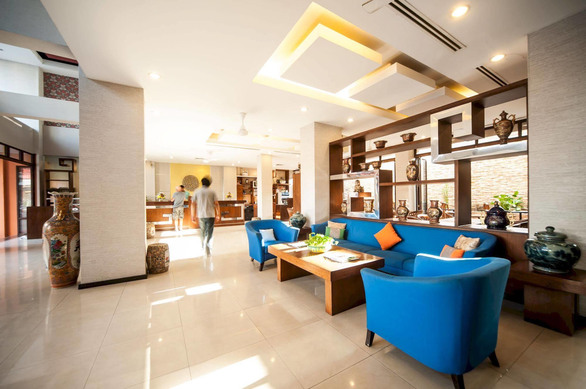 Crystal Inn Phuket Exteriör bild