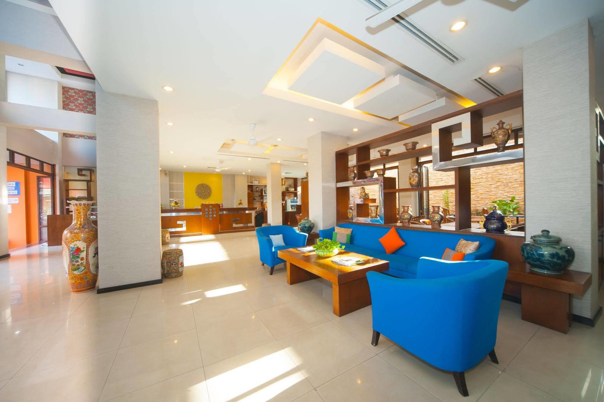 Crystal Inn Phuket Exteriör bild